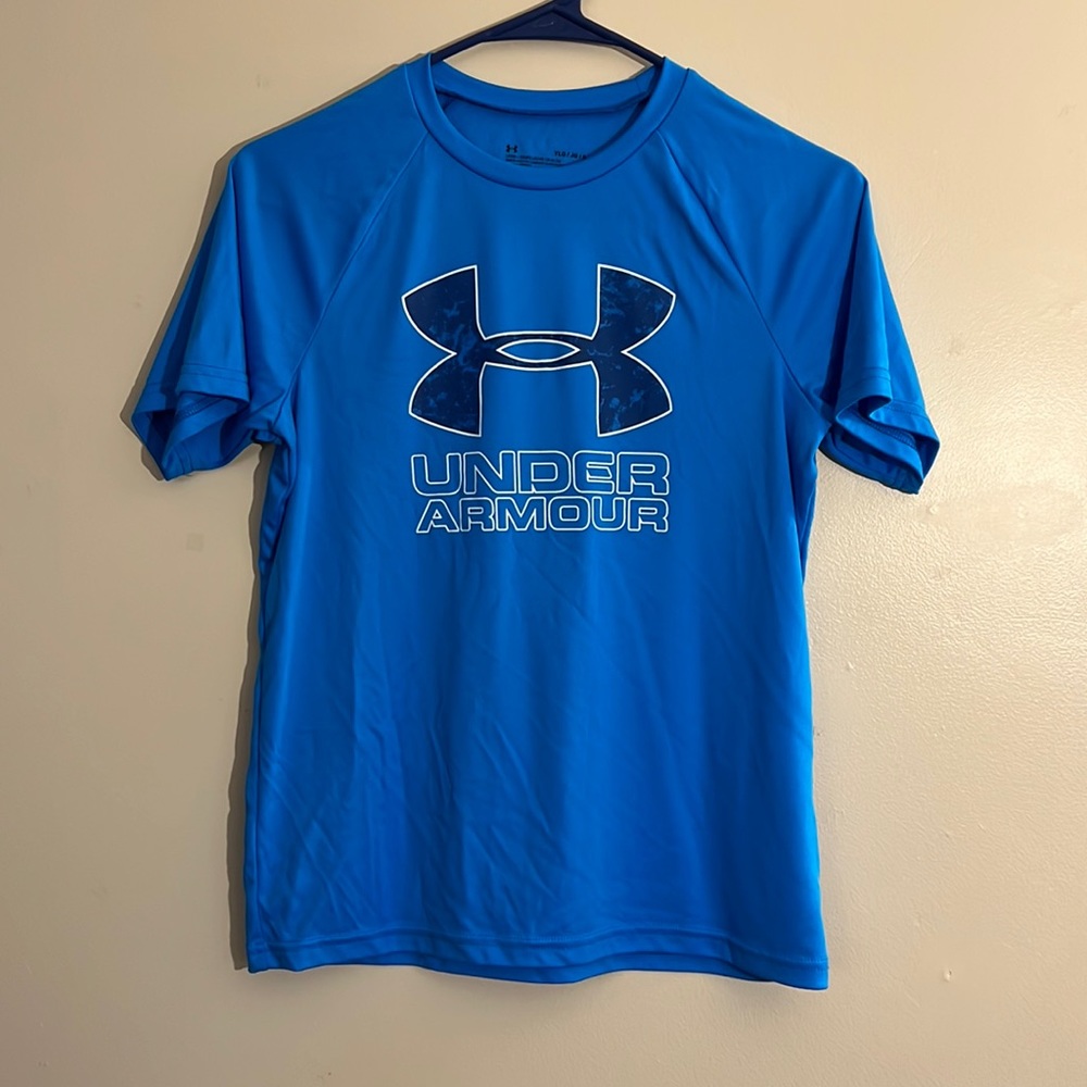 Under armour youth large tshirt